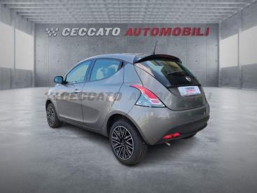 LANCIA CERTIFIED Lancia Ypsilon 1.0 Firefly Hybrid Oro S And S 70cv Usata - City Car Ibrido Grigio - Bassano Del Grappa - 2392126_3