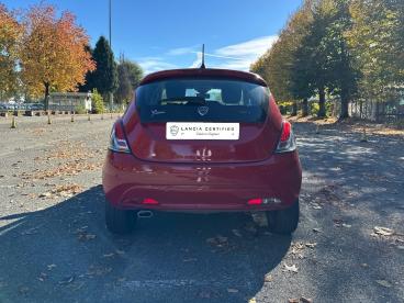 LANCIA CERTIFIED Lancia Ypsilon 1.0 Firefly 70cv S&s Hybrid Gold Usata - City Car Ibrido Rosso - Torino - 2392340_5