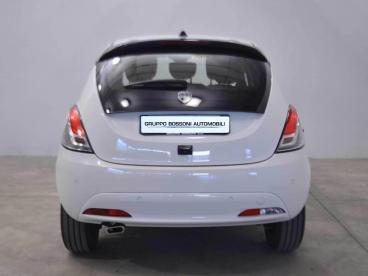 LANCIA CERTIFIED Lancia Ypsilon Iii 2021 1.0 Firefly Hybrid Platino S And S 70cv Usata - City Car Ibrido Bianco - Brescia - 2392717_4