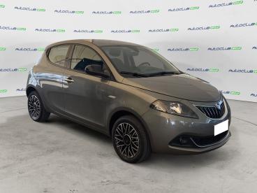 LANCIA CERTIFIED Lancia Ypsilon Iii 2021 1.0 Firefly Hybrid Platino S And S 70cv Usata - City Car Ibrido Grigio - Bari - 2392756_3