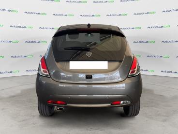 LANCIA CERTIFIED Lancia Ypsilon Iii 2021 1.0 Firefly Hybrid Platino S And S 70cv Usata - City Car Ibrido Grigio - Bari - 2392756_5