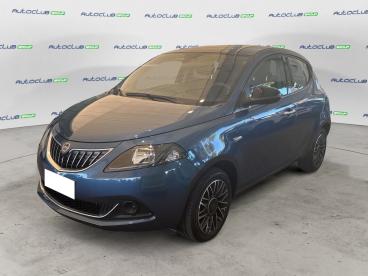 LANCIA CERTIFIED Lancia Ypsilon Iii 2021 1.0 Firefly Hybrid Platino S And S 70cv Usata - City Car Ibrido Blu - Bari - 2393066_1