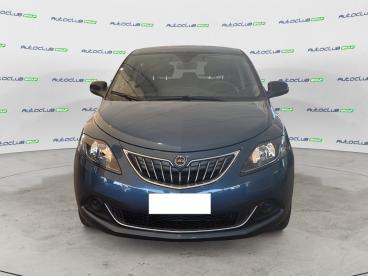 LANCIA CERTIFIED Lancia Ypsilon Iii 2021 1.0 Firefly Hybrid Platino S And S 70cv Usata - City Car Ibrido Blu - Bari - 2393066_2