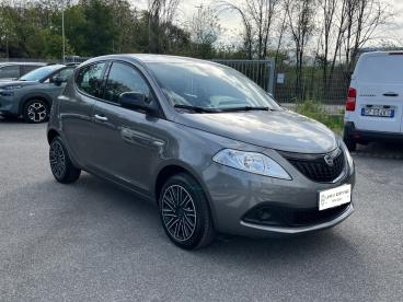 LANCIA CERTIFIED Lancia Ypsilon 1.0 Firefly 70cv S&s Hybrid Silver Plus Usata - City Car Ibrido Grigio - Roma - 2393214_3