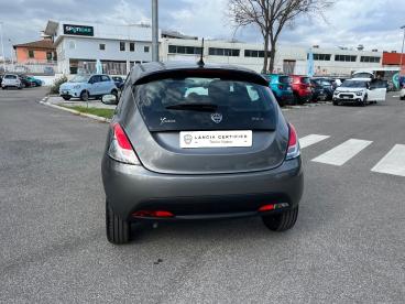 LANCIA CERTIFIED Lancia Ypsilon 1.0 Firefly 70cv S&s Hybrid Silver Plus Usata - City Car Ibrido Grigio - Roma - 2393214_5