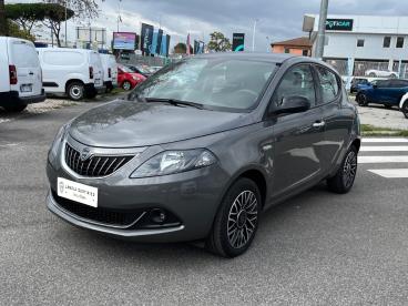 LANCIA CERTIFIED Lancia Ypsilon 1.0 Firefly 70cv Hybrid Platino Usata - City Car Ibrido Grigio - Roma - 2393215_1