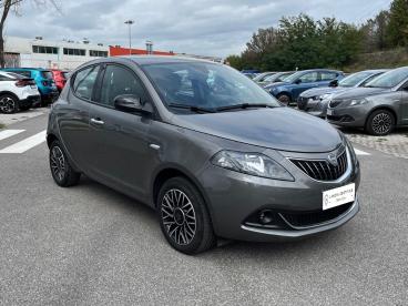LANCIA CERTIFIED Lancia Ypsilon 1.0 Firefly 70cv Hybrid Platino Usata - City Car Ibrido Grigio - Roma - 2393215_3