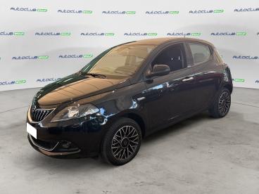 LANCIA CERTIFIED Lancia Ypsilon Iii 2021 1.0 Firefly Hybrid Platino S And S 70cv Usata - City Car Ibrido Nero - Bari - 2393395_1