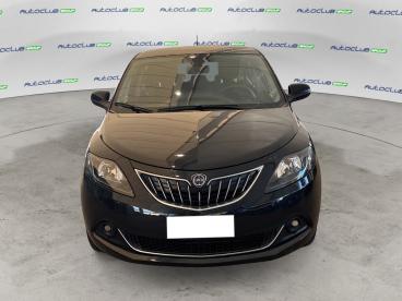 LANCIA CERTIFIED Lancia Ypsilon Iii 2021 1.0 Firefly Hybrid Platino S And S 70cv Usata - City Car Ibrido Nero - Bari - 2393395_2
