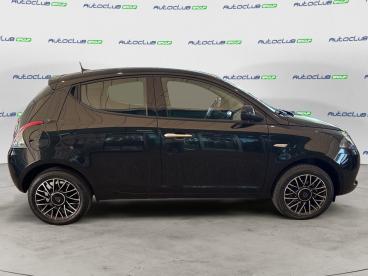 LANCIA CERTIFIED Lancia Ypsilon Iii 2021 1.0 Firefly Hybrid Platino S And S 70cv Usata - City Car Ibrido Nero - Bari - 2393395_4