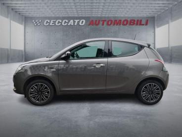 LANCIA CERTIFIED Lancia Ypsilon 1.0 Firefly Hybrid Silver Plus S And S 70cv Usata - City Car Ibrido Grigio - Bassano Del Grappa - 2393740_2