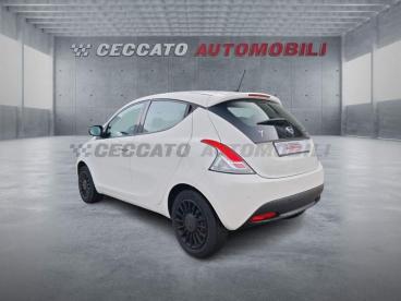 LANCIA CERTIFIED Lancia Ypsilon 1.0 Firefly Hybrid Silver S And S 70cv 5p.ti Usata - City Car Ibrido Bianco - Bassano Del Grappa - 2393742_3