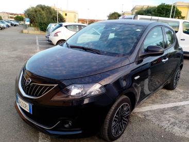 LANCIA CERTIFIED Lancia Ypsilon 1.0 70cv Hybrid Gold Usata - City Car Ibrido Nero - Fisciano - 2393769_1