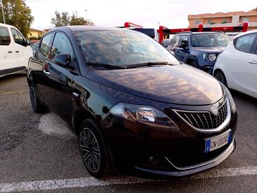 LANCIA CERTIFIED Lancia Ypsilon 1.0 70cv Hybrid Gold Usata - City Car Ibrido Nero - Fisciano - 2393769_2