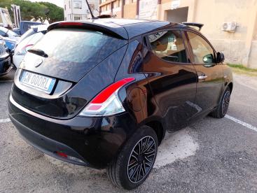 LANCIA CERTIFIED Lancia Ypsilon 1.0 70cv Hybrid Gold Usata - City Car Ibrido Nero - Fisciano - 2393769_3