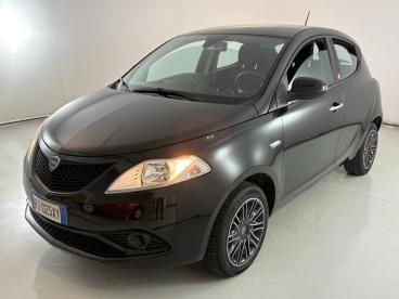 LANCIA CERTIFIED Lancia Ypsilon Iii 2015 1.2 Gold Ecochic Gpl 69cv My19 Usata - City Car  Nero - Parma - 2393986_1