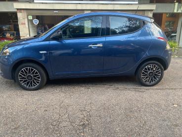 LANCIA CERTIFIED Lancia Ypsilon New 5 Porte My24 1.0 Firefly 70 Cvstart And Stop H Usata - City Car Ibrido Blu - Roma - 2394042_3