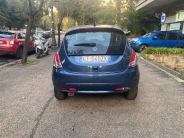 LANCIA CERTIFIED Lancia Ypsilon New 5 Porte My24 1.0 Firefly 70 Cvstart And Stop H Usata - City Car Ibrido Blu - Roma - 2394042_5