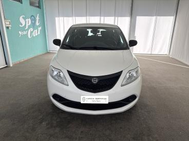 LANCIA CERTIFIED Lancia Ypsilon 1.0 70cv Firefly Hybrid S&s Silver Usata - City Car Ibrido Bianco - Napoli - 2394319_2
