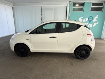 LANCIA CERTIFIED Lancia Ypsilon 1.0 70cv Firefly Hybrid S&s Silver Usata - City Car Ibrido Bianco - Napoli - 2394319_4