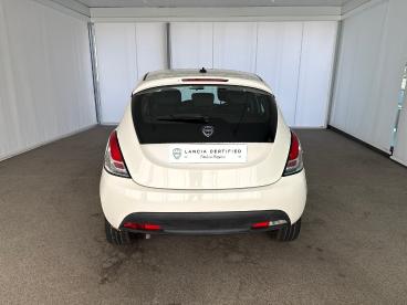 LANCIA CERTIFIED Lancia Ypsilon 1.0 70cv Firefly Hybrid S&s Silver Usata - City Car Ibrido Bianco - Napoli - 2394319_5
