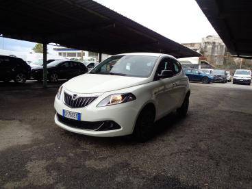 LANCIA CERTIFIED Lancia Ypsilon 1.0 Firefly 70 Cv Start And Amp,stop Hybrid Gold Usata - City Car Ibrido Bianco - Fisciano - 2394790_1