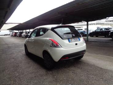 LANCIA CERTIFIED Lancia Ypsilon 1.0 Firefly 70 Cv Start And Amp,stop Hybrid Gold Usata - City Car Ibrido Bianco - Fisciano - 2394790_4