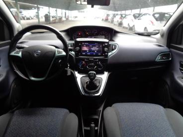 LANCIA CERTIFIED Lancia Ypsilon 1.0 Firefly 70 Cv Start And Amp,stop Hybrid Gold Usata - City Car Ibrido Bianco - Fisciano - 2394790_5