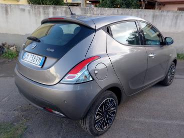 LANCIA CERTIFIED Lancia Ypsilon 1.0 70cv Hybrid Gold Usata - City Car Ibrido Grigio - Fisciano - 2394791_3