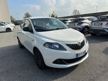LANCIA CERTIFIED Lancia Ypsilon 1.0 Firefly 70 Cv Start And Amp,stop Hybrid Gold Usata - City Car Ibrido Bianco - Fisciano - 2394794_2