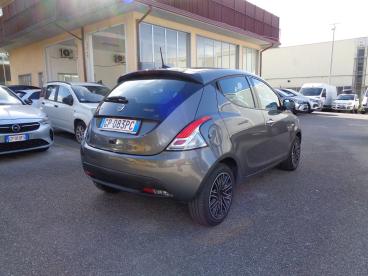 LANCIA CERTIFIED Lancia Ypsilon 1.0 Firefly 70cv S And Amp,s Hybrid Gold Usata - City Car Ibrido Grigio - Fisciano - 2394795_3