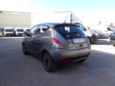 LANCIA CERTIFIED Lancia Ypsilon 1.0 Firefly 70cv S And Amp,s Hybrid Gold Usata - City Car Ibrido Grigio - Fisciano - 2394795_4