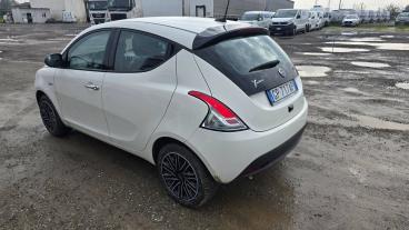 LANCIA CERTIFIED Lancia Ypsilon 1.0 Firefly 70cv S And Amp,s Hybrid Gold Usata - City Car Ibrido Bianco - Fisciano - 2394799_4