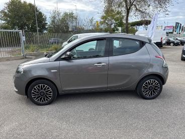 LANCIA CERTIFIED Lancia Ypsilon 1.0 Firefly 70cv Hybrid Platino Usata - City Car Benzina Grigio - Roma - 2395620_4