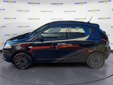 LANCIA CERTIFIED Lancia Ypsilon Iii 2011 1.0 Firefly Hybrid Gold S And S 70cv Usata - City Car Ibrido Nero - Roma - 2396806_2