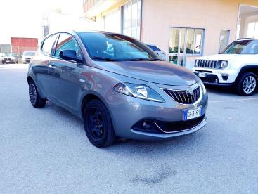 LANCIA CERTIFIED Lancia Ypsilon 1.0 Firefly 70 Cv Start And Amp,stop Hybrid Gold Usata - City Car Ibrido Grigio - Fisciano - 2397639_2
