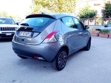 LANCIA CERTIFIED Lancia Ypsilon 1.0 Firefly 70 Cv Start And Amp,stop Hybrid Gold Usata - City Car Ibrido Grigio - Fisciano - 2397639_4