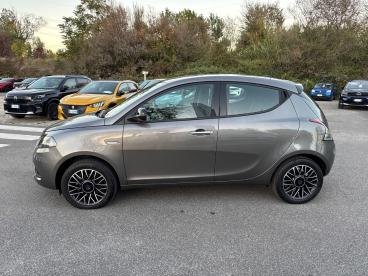 LANCIA CERTIFIED Lancia Ypsilon 1.0 Firefly 70cv Hybrid Platino Usata - City Car Benzina Grigio - Roma - 2397902_4