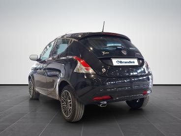LANCIA CERTIFIED Lancia Ypsilon 1.0 Firefly Hybrid Gold S And S 70cv Usata - City Car Ibrido Nero - Pistoia - 2398061_4
