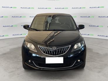 LANCIA CERTIFIED Lancia Ypsilon Iii 2021 1.0 Firefly Hybrid Platino S And S 70cv Usata - City Car Ibrido Nero - Bari - 2398087_2
