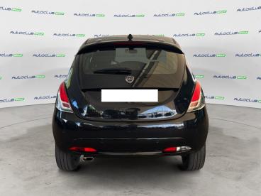 LANCIA CERTIFIED Lancia Ypsilon Iii 2021 1.0 Firefly Hybrid Platino S And S 70cv Usata - City Car Ibrido Nero - Bari - 2398087_5