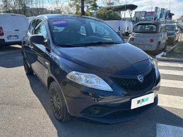 LANCIA CERTIFIED Lancia Ypsilon 1.0 70cv Firefly Hybrid S&s Silver Usata - City Car Ibrido Blu - Roma - 2398220_3