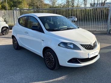 LANCIA CERTIFIED Lancia Ypsilon 1.0 Firefly 70cv Hybrid Platino Usata - City Car Benzina Bianco - Roma - 2398221_3