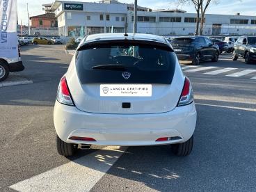 LANCIA CERTIFIED Lancia Ypsilon 1.0 Firefly 70cv Hybrid Platino Usata - City Car Benzina Bianco - Roma - 2398221_5