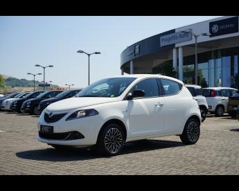 LANCIA CERTIFIED Lancia Ypsilon 3ª Serie 1.0 Firefly 5 Porte S And S Hybrid Oro Usata - City Car Ibrido Bianco - Pineto - 2399192_1