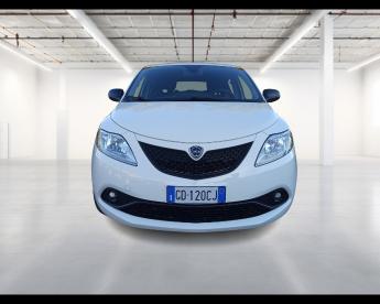 LANCIA CERTIFIED Lancia Ypsilon Iii 2015 1.0 Firefly Hybrid Silver S And S 70cv Usata - City Car Ibrido Bianco - Viterbo - 2400093_2