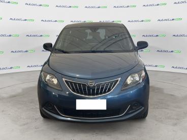 LANCIA CERTIFIED Lancia Ypsilon Iii 2021 1.0 Firefly Hybrid Platino S And S 70cv Usata - City Car Ibrido Blu - Bari - 2400101_2
