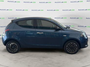 LANCIA CERTIFIED Lancia Ypsilon Iii 2021 1.0 Firefly Hybrid Platino S And S 70cv Usata - City Car Ibrido Blu - Bari - 2400101_4