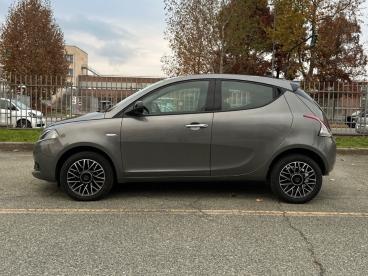 LANCIA CERTIFIED Lancia Ypsilon 1.0 Firefly 70cv Hybrid Platino Usata - City Car Ibrido Grigio - Torino - 2401334_4