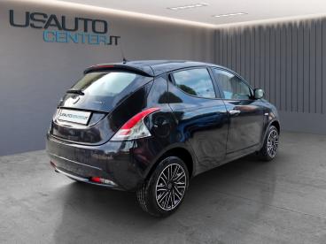 LANCIA CERTIFIED Lancia Ypsilon 1.0 Firefly 5 Porte S And S Hybrid Ecochic Gold Usata - City Car Ibrido Nero - Varese - 2401392_4